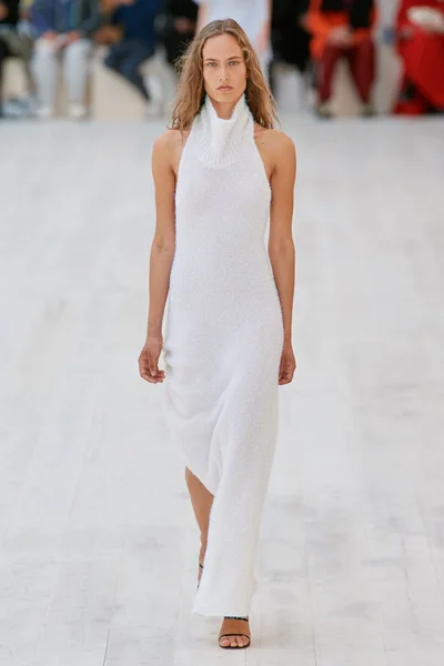 Look 46